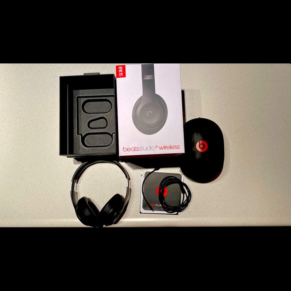 BEATS STUDIO 3 WIRELESS HEADPHONES